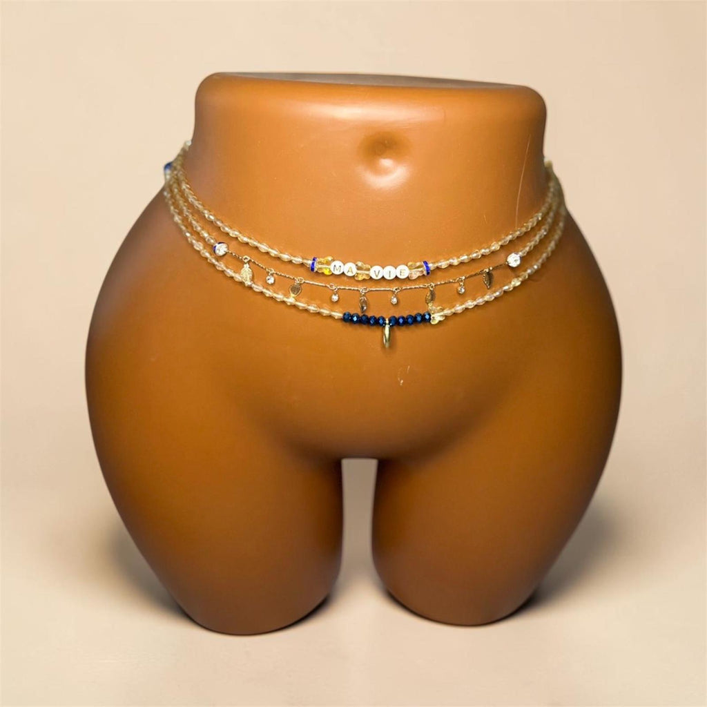 L'Intime Ma Vie.
- Bijoux de hanche